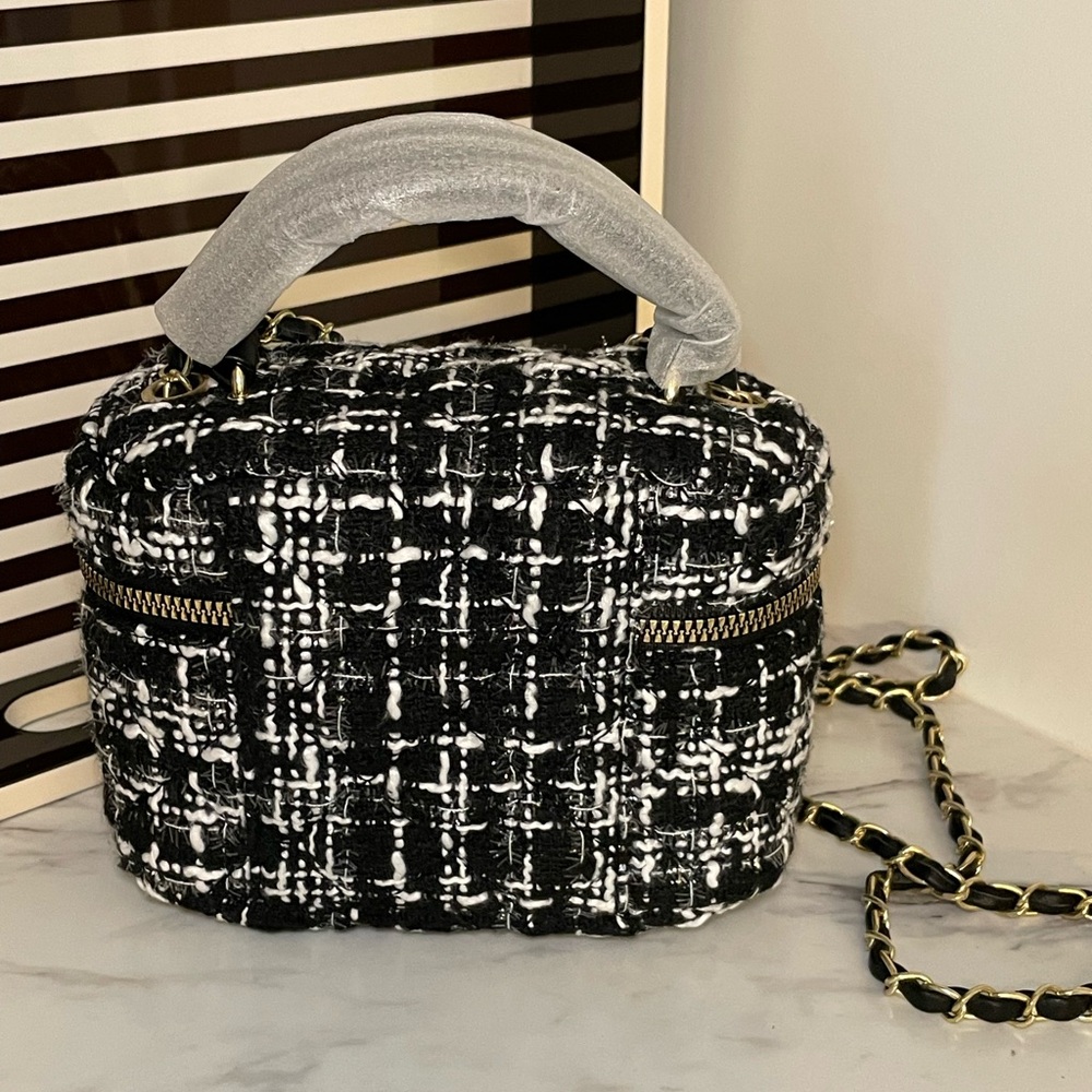 Black and White Tweed Vanity Chain Bag - Picture 4 of 7